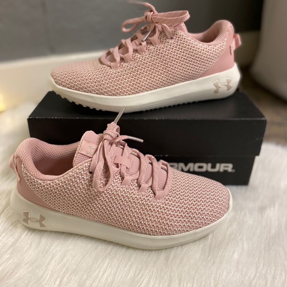 Women’s Under Armour tennis shoes